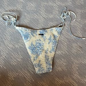 Flower triangle bikini bottom